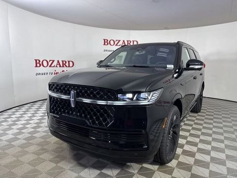 New 2025 Lincoln Navigator Reserve w/ Jet Appearance Package image 3