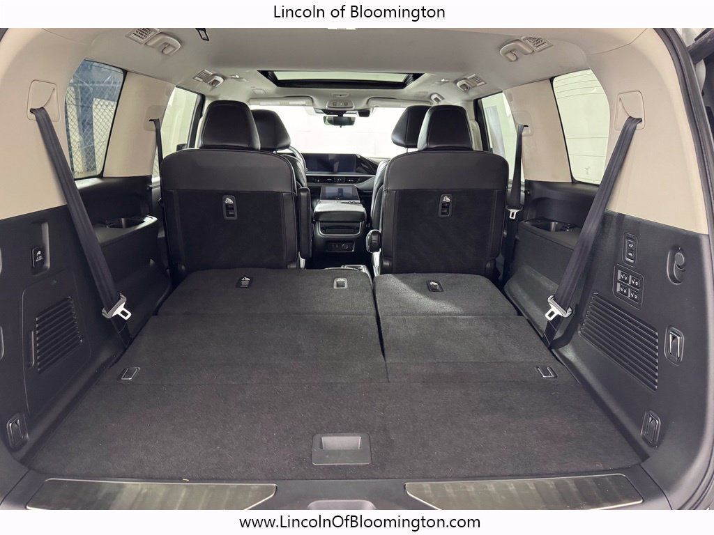 Used 2025 INFINITI QX80 Sensory AWD/4WD image 14