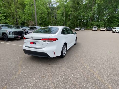 Used 2024 Toyota Corolla LE FWD image 12