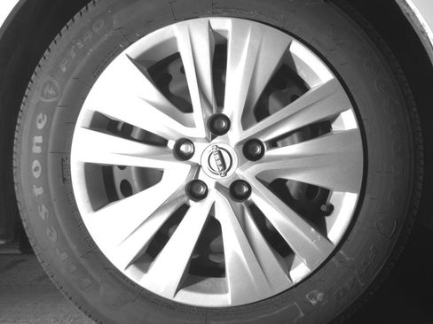 Used 2025 Nissan Sentra S FWD image 13
