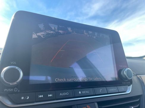 Used 2025 Nissan Altima 2.5 SV image 20