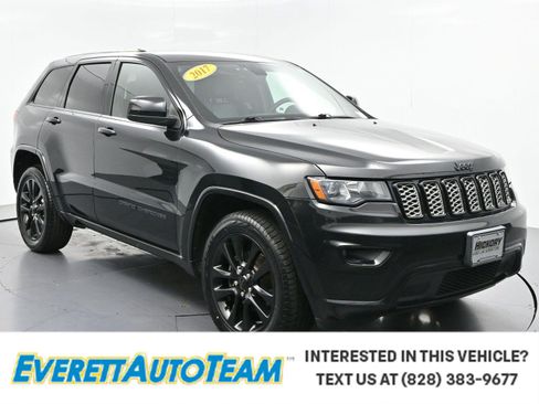 Used 2017 Jeep Grand Cherokee Altitude AWD/4WD image 1