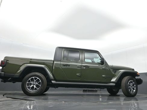 Certified 2024 Jeep Gladiator Sport image 35