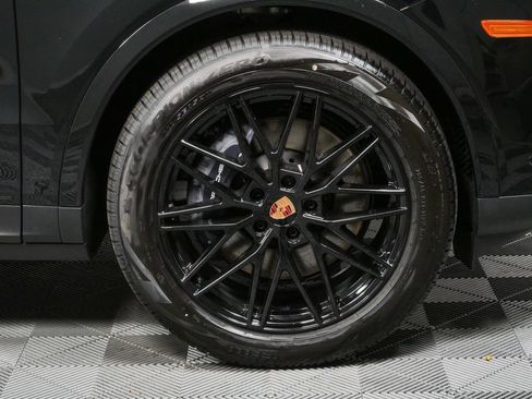 New 2026 Porsche Cayenne AWD/4WD image 30