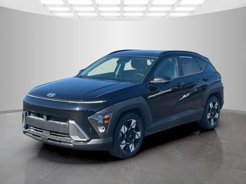 Used 2024 Hyundai Kona SEL FWD image 3