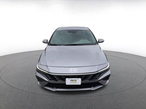 Used 2025 Hyundai Elantra SEL image 4