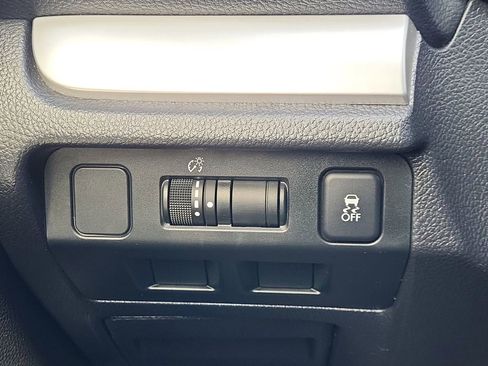 Used 2016 Subaru Crosstrek 2.0i Premium AWD/4WD image 21