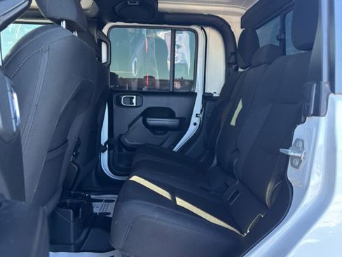 Used 2020 Jeep Gladiator Sport w/ Quick Order Package 24S image 13