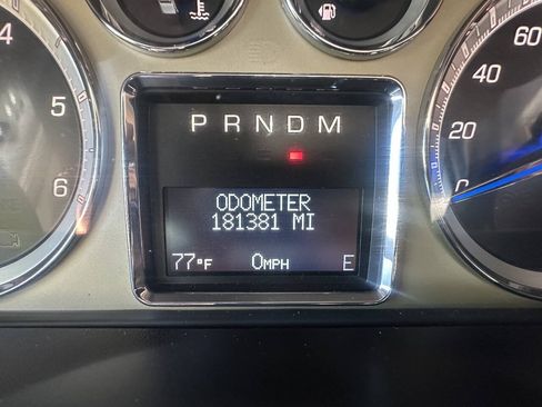 Used 2013 Cadillac Escalade ESV Platinum AWD/4WD image 25