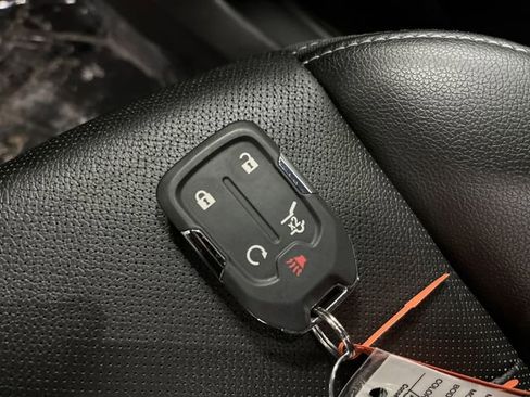 Used 2023 GMC Terrain SLT image 26