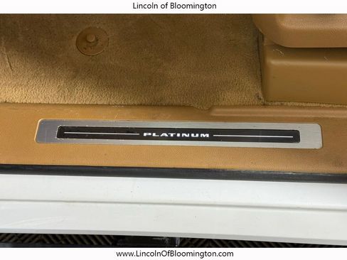 Used 2016 Cadillac Escalade ESV Platinum image 19