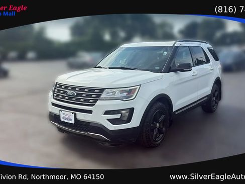 Used 2016 Ford Explorer XLT w/ Equipment Group 202A AWD/4WD image 1