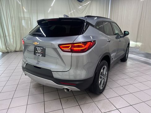 Used 2025 Chevrolet Blazer LT w/ Convenience Package FWD image 5