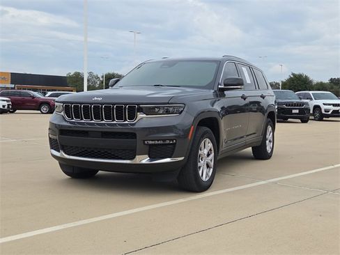 Used 2022 Jeep Grand Cherokee L Limited image 3