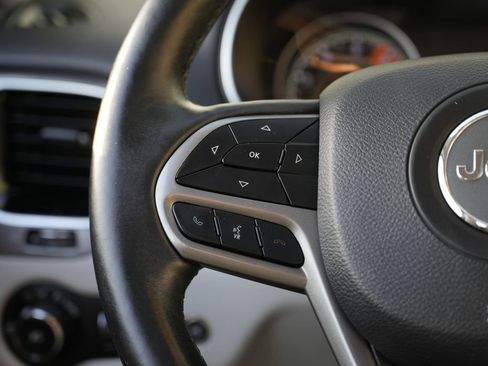 Used 2019 Jeep Cherokee Limited AWD/4WD image 45