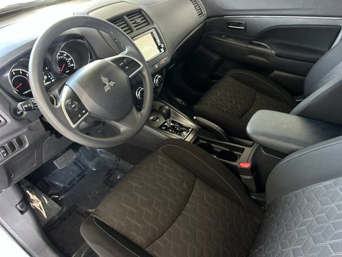 Used 2025 Mitsubishi Outlander Sport ES AWD/4WD image 9