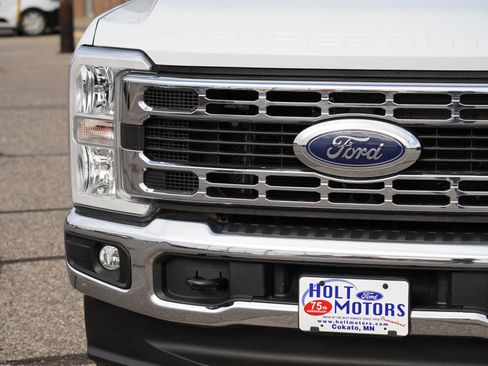 Used 2024 Ford F250 XLT image 11