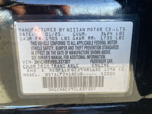 Used 2025 Nissan Versa SV FWD image 27