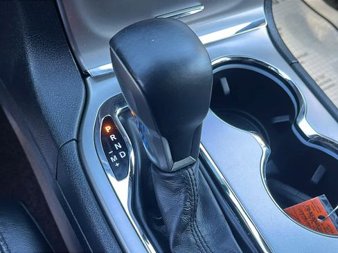 Used 2018 Jeep Grand Cherokee Limited image 17