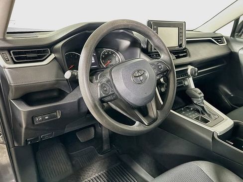 Used 2022 Toyota RAV4 LE AWD/4WD image 9