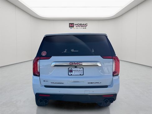Used 2024 GMC Yukon XL Denali image 5