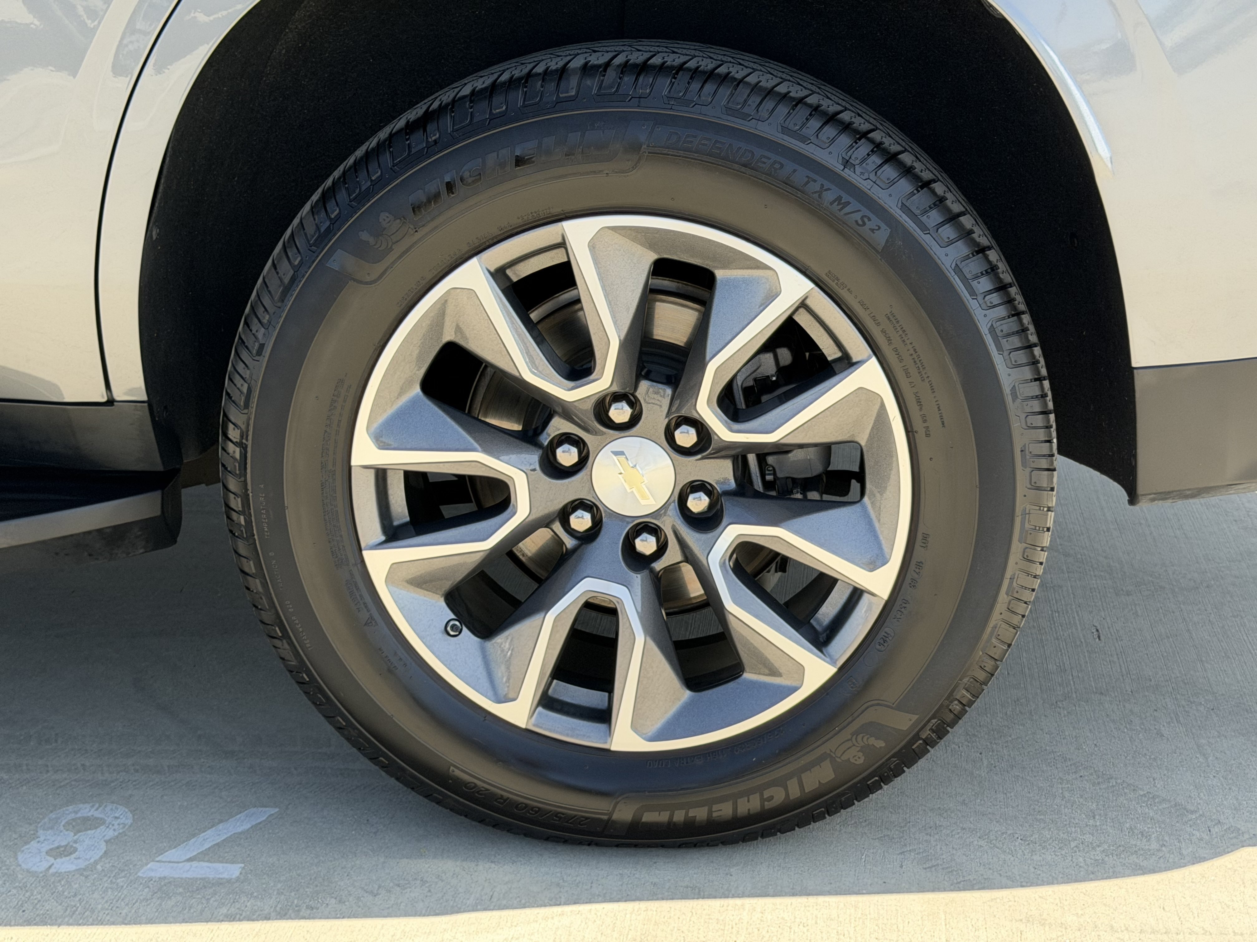 Used 2021 Chevrolet Tahoe LT w/ LT Signature Package RWD image 17