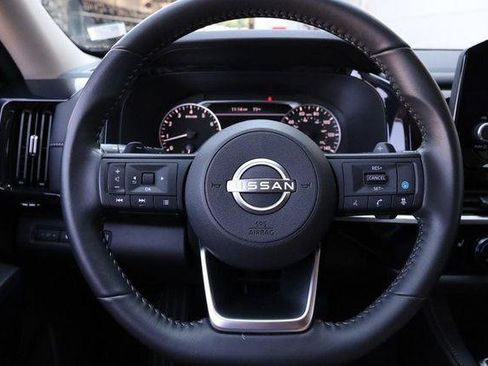 Used 2025 Nissan Pathfinder SV FWD image 12