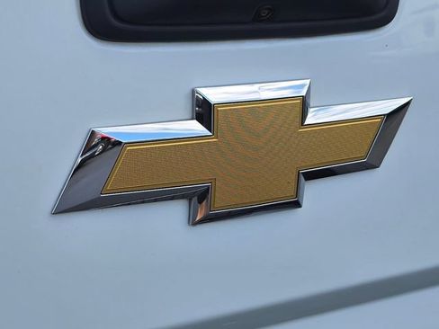 Used 2018 Chevrolet Silverado 1500 LT AWD/4WD image 16