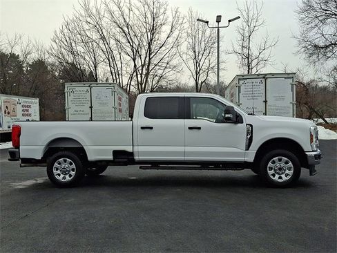 Used 2024 Ford F250 XLT image 10