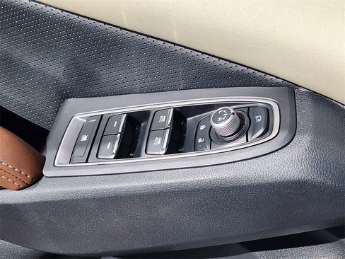 Used 2020 Subaru Ascent Touring image 4