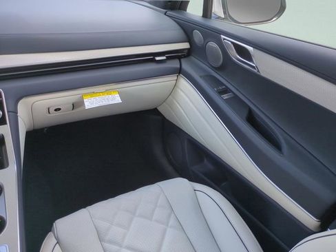 New 2026 Genesis GV80 3.5T Prestige image 15