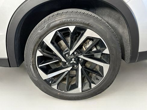 Used 2024 Mitsubishi Outlander SE Black Edition image 11