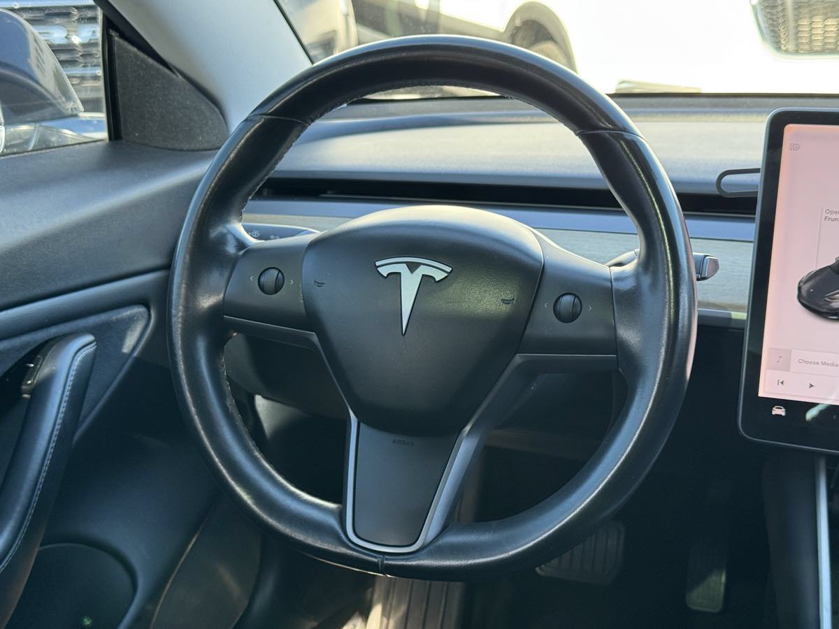 Used 2018 Tesla Model 3 RWD image 23