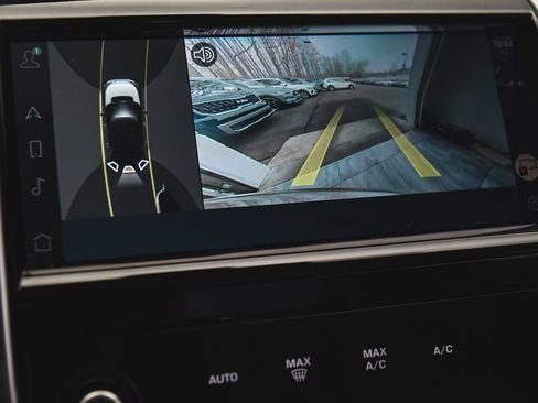 Used 2023 Land Rover Discovery Sport S image 17