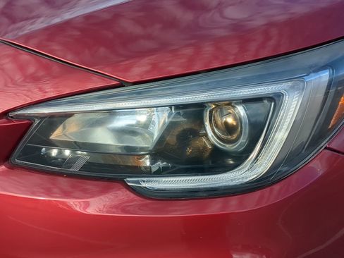 Used 2019 Subaru Outback 2.5i Premium image 12