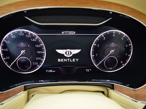 Used 2024 Bentley Continental GT AWD/4WD image 28