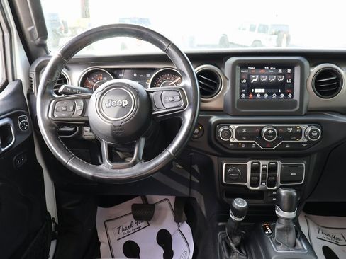 Used 2021 Jeep Gladiator Sport image 19