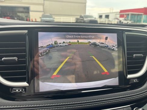 New 2026 Chrysler Pacifica Select image 19