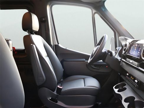 New 2025 Mercedes-Benz Sprinter 2500 image 8