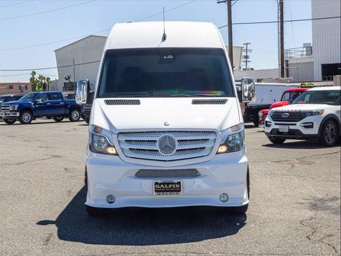 Used 2015 Mercedes-Benz Sprinter 2500 image 8