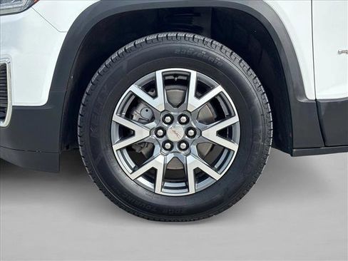 Used 2023 GMC Acadia SLT image 25