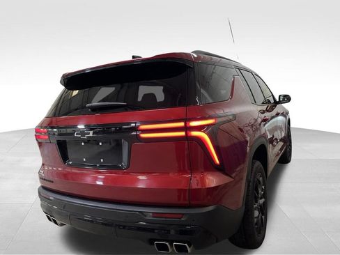 Used 2025 Chevrolet Traverse LT w/ Midnight/Sport Edition FWD image 4