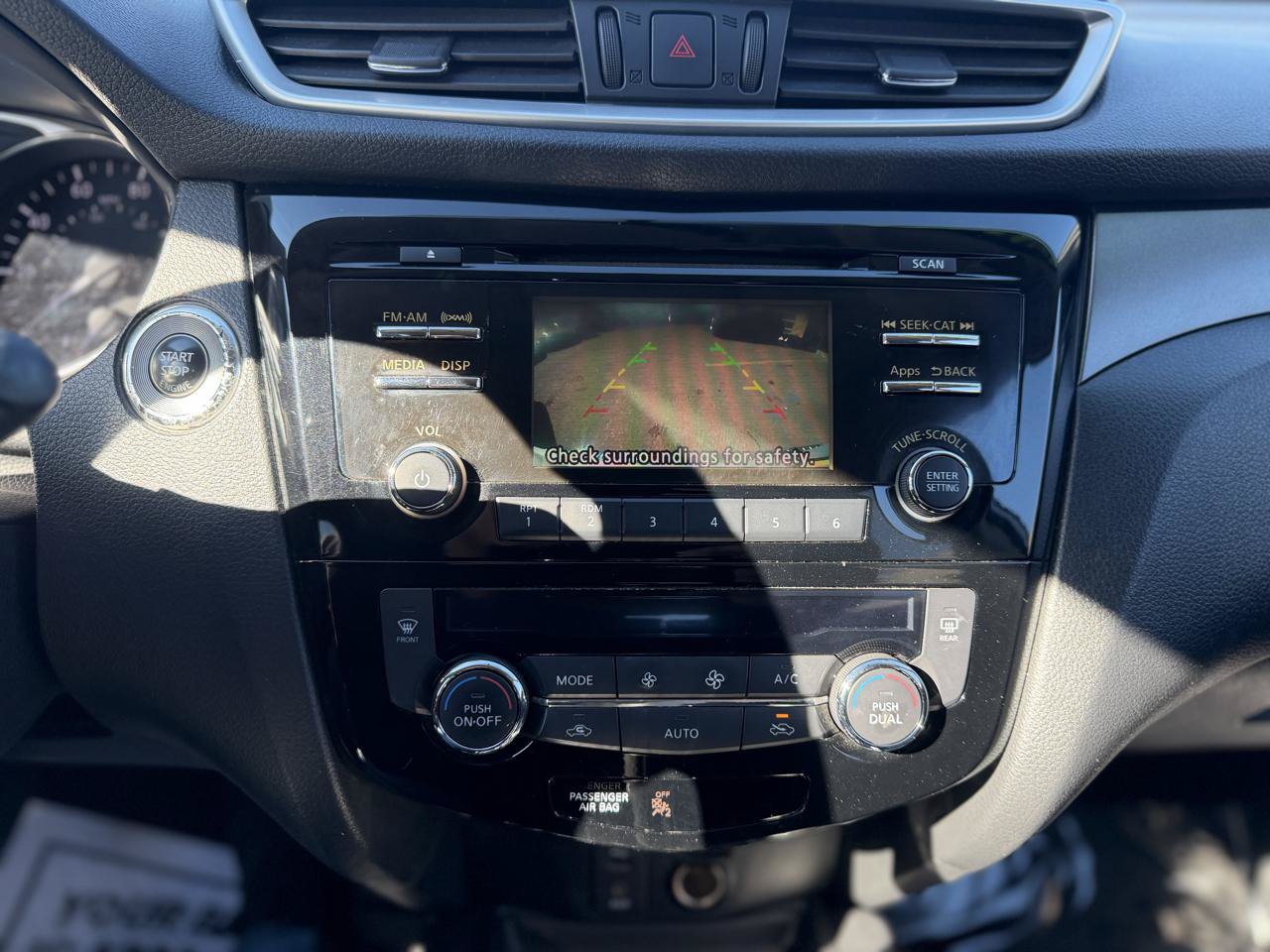 Used 2016 Nissan Rogue SV FWD image 19