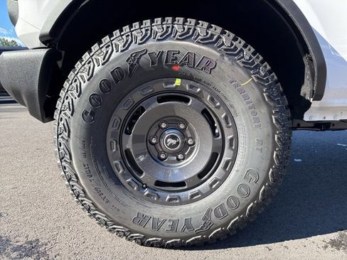 New 2025 Ford Bronco Base w/ Sasquatch Package image 9