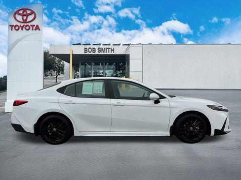Certified 2025 Toyota Camry SE w/ Convenience Package FWD image 5