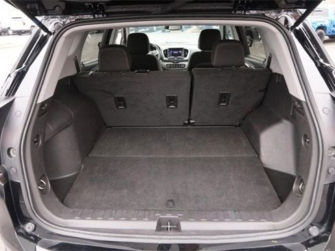 Used 2024 GMC Terrain SLE image 7