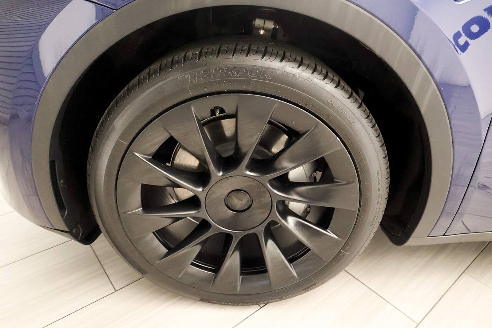 Used 2022 Tesla Model Y Long Range AWD/4WD image 10