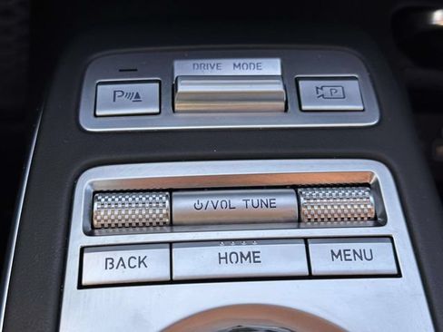 Used 2025 Genesis GV70 3.5T Sport w/ Sport Advanced Package AWD/4WD image 37