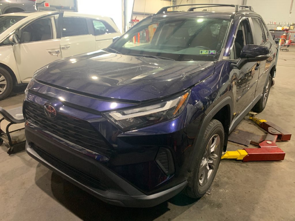 Used 2024 Toyota RAV4 XLE w/ Convenience Package AWD/4WD image 4