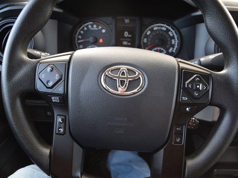 Used 2018 Toyota Tacoma SR w/ SR Convenience Package AWD/4WD image 10